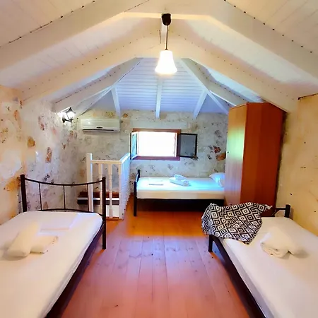 Spasmata Village - Special Maizonette Only Adults Retreat Just One Minute To The Μηνιά