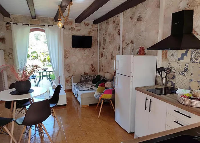 Сasa de vacaciones Spasmata Village - Special Maizonette Only Adults Retreat Just One Minute To The Minia